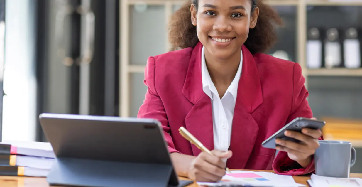 Estudo revela que jovens auditores veem a profissão como uma oportunidade promissora e recomendam a carreira