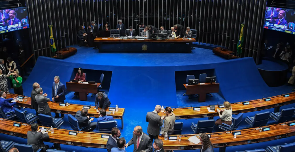 Votação do Fim da Escala 6x1 é Adiada: O que Isso Significa para Empresas e Contadores?